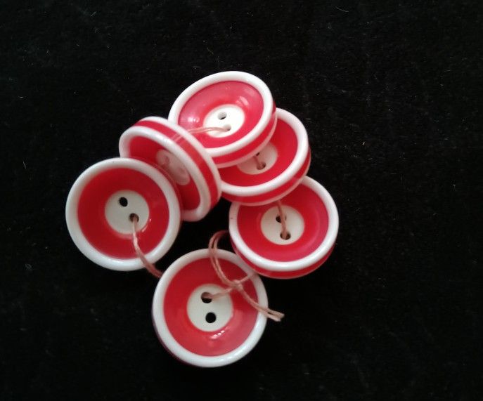 Red & White Concave 2 Hole Buttons