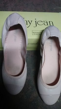 Womans flats