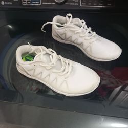 Cheer Shoes Varsity Dbl Edge  Size 8