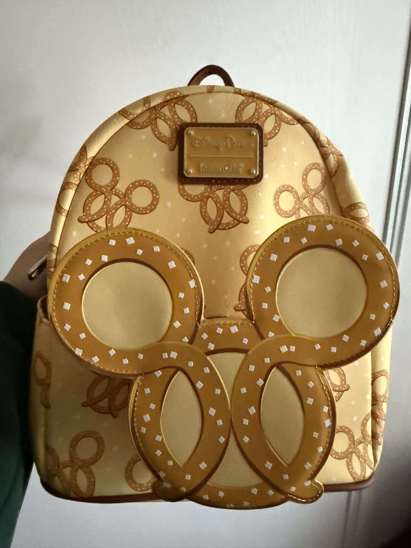Loungefly Pretzel