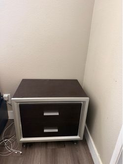 Two matching drawers