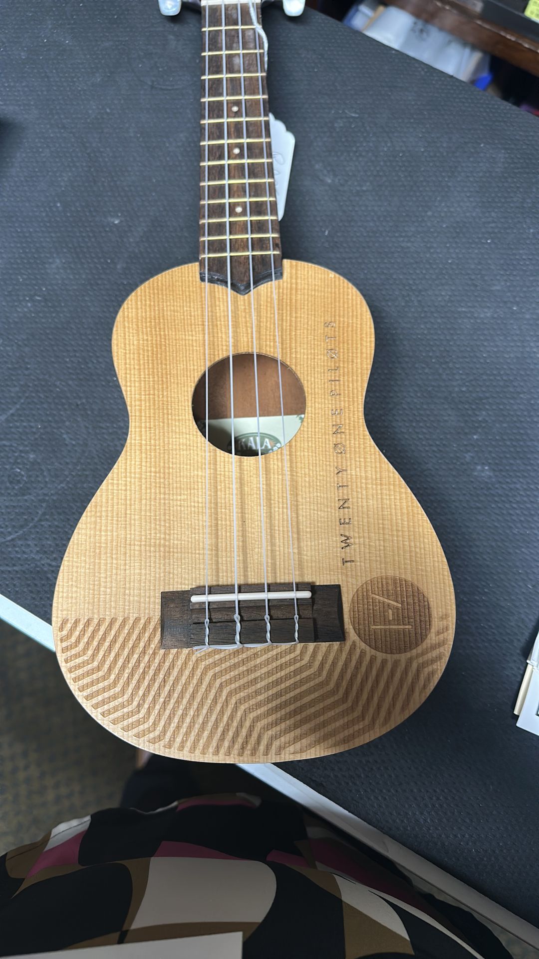 Kala 21 Pilots soprano Uke Ukulele $275 NBTX