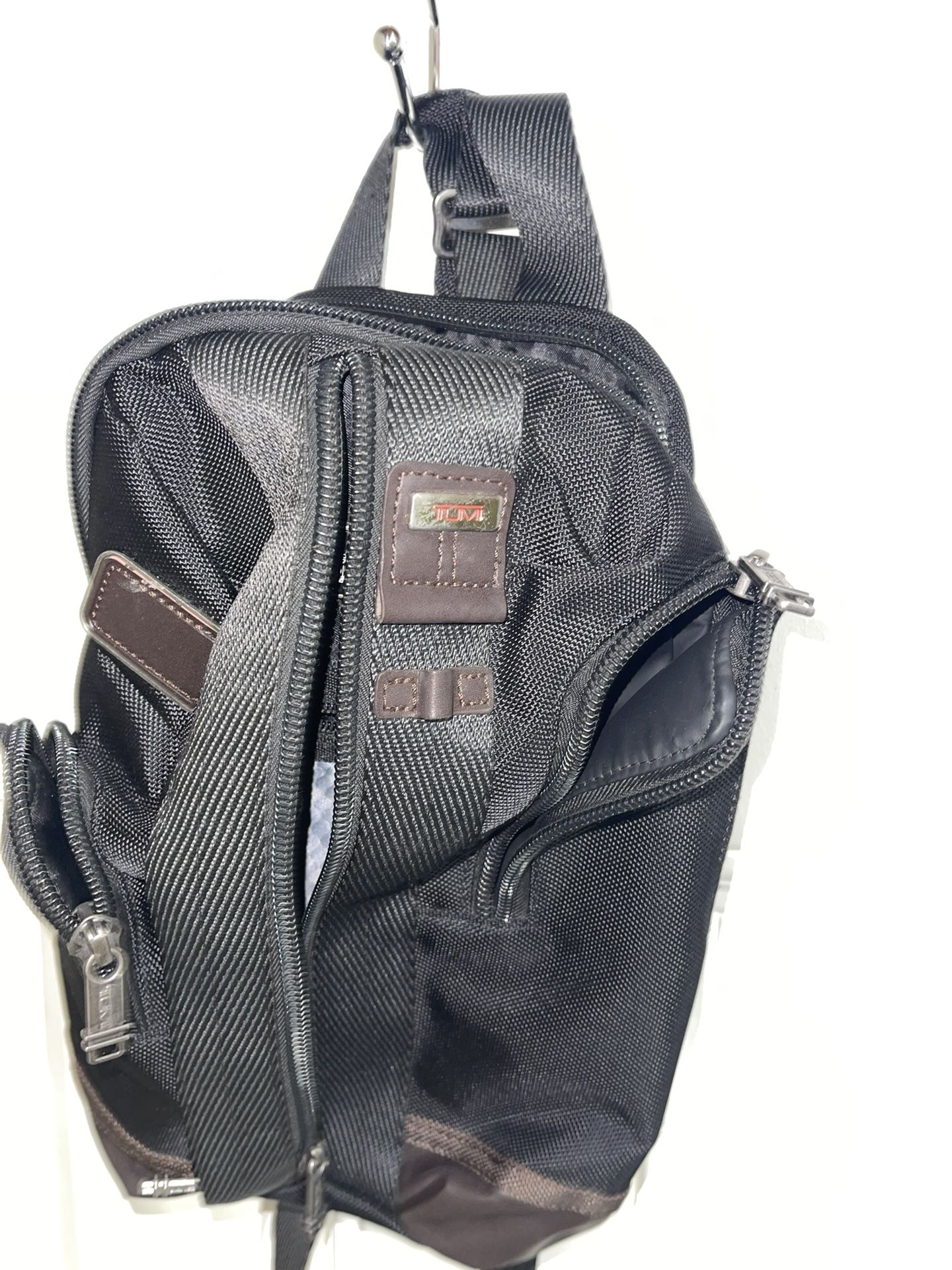 Tumi Higgins Shoulder Bag Like New