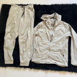 Nike Men's Unlimited Repel Hooded Versatile Fit Khaki Size L