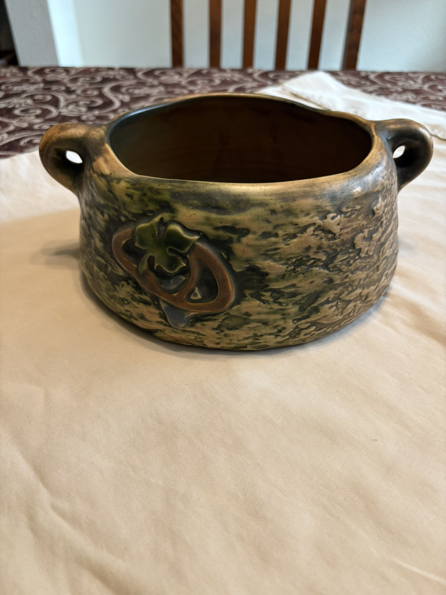 Roseville Pottery - Imperial I - From 1916 - Handled Bowl