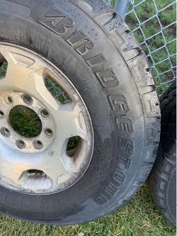 Llantas con rin LT 265 70R17
