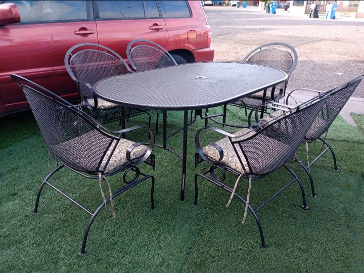 Patio Furniture Iron Heavy for Sale in Phoenix, AZ OfferUp