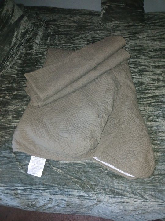 Olive Green Twin Bed Spread And Pillow Sham