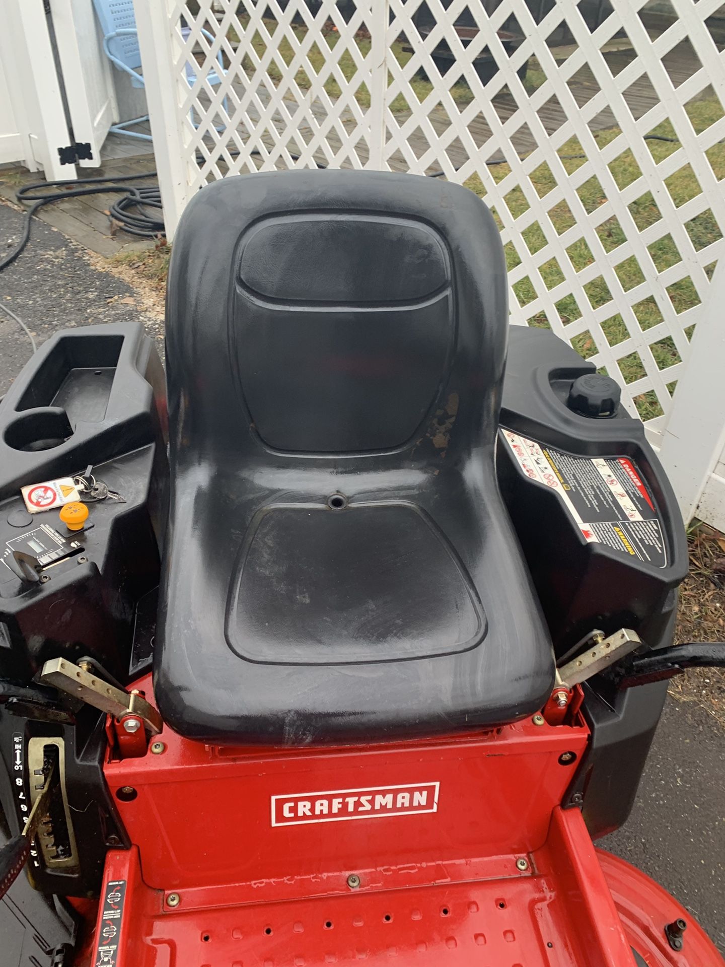 Craftsman Zero Turn 42 inch Z6000 for Sale in Middletown, NJ OfferUp