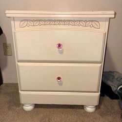 Dresser set