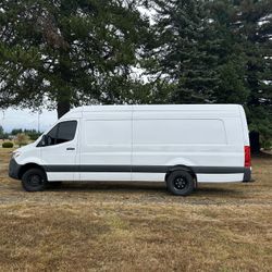 2024 Mercedes Sprinter 3500 $63.999OBO