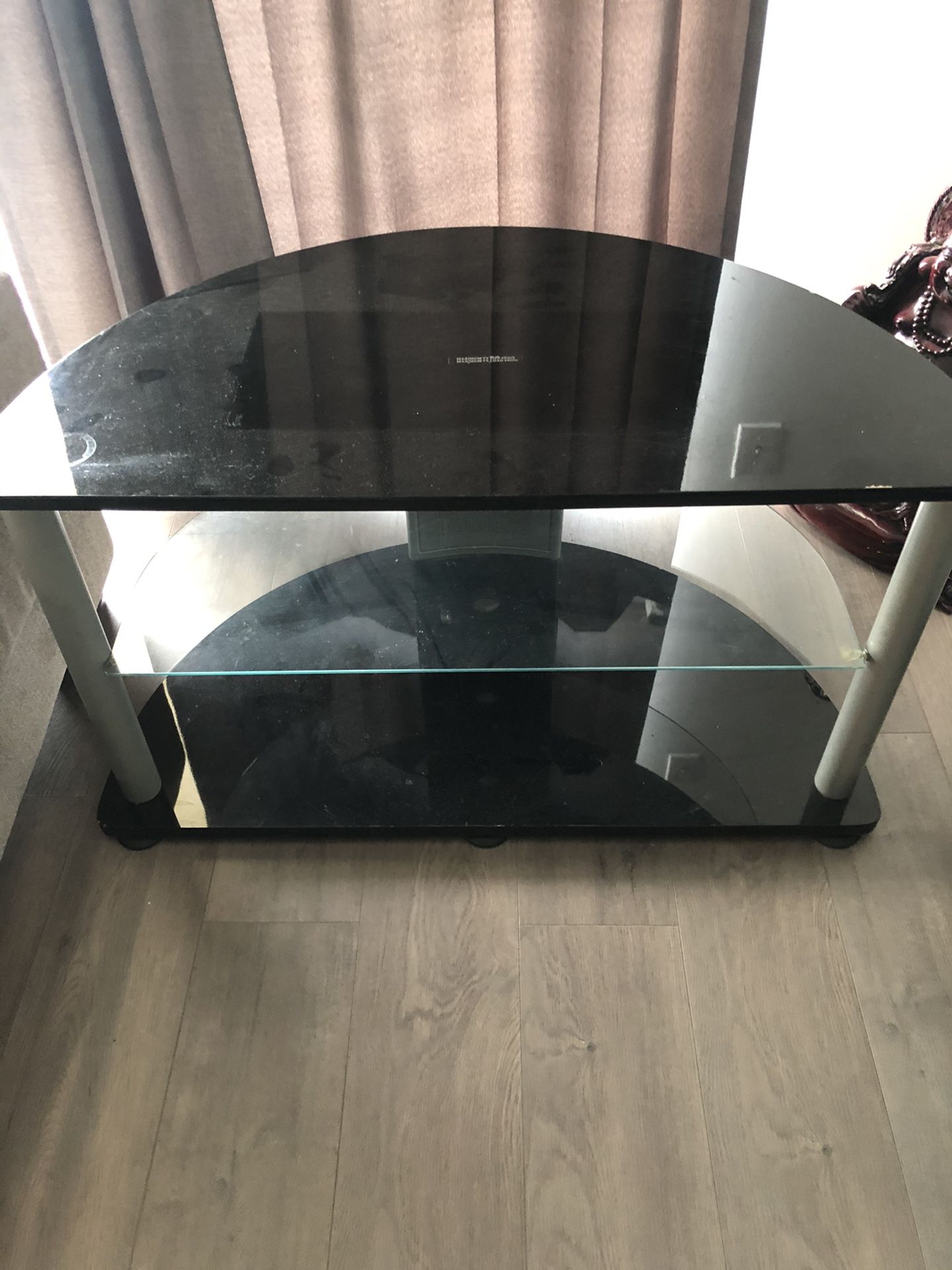 TV stand supports 50 inch beautifully