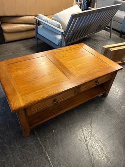 Lane Maple Coffee Table with Drawer