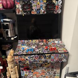 Arcade cabinet 17000+ Games. 
