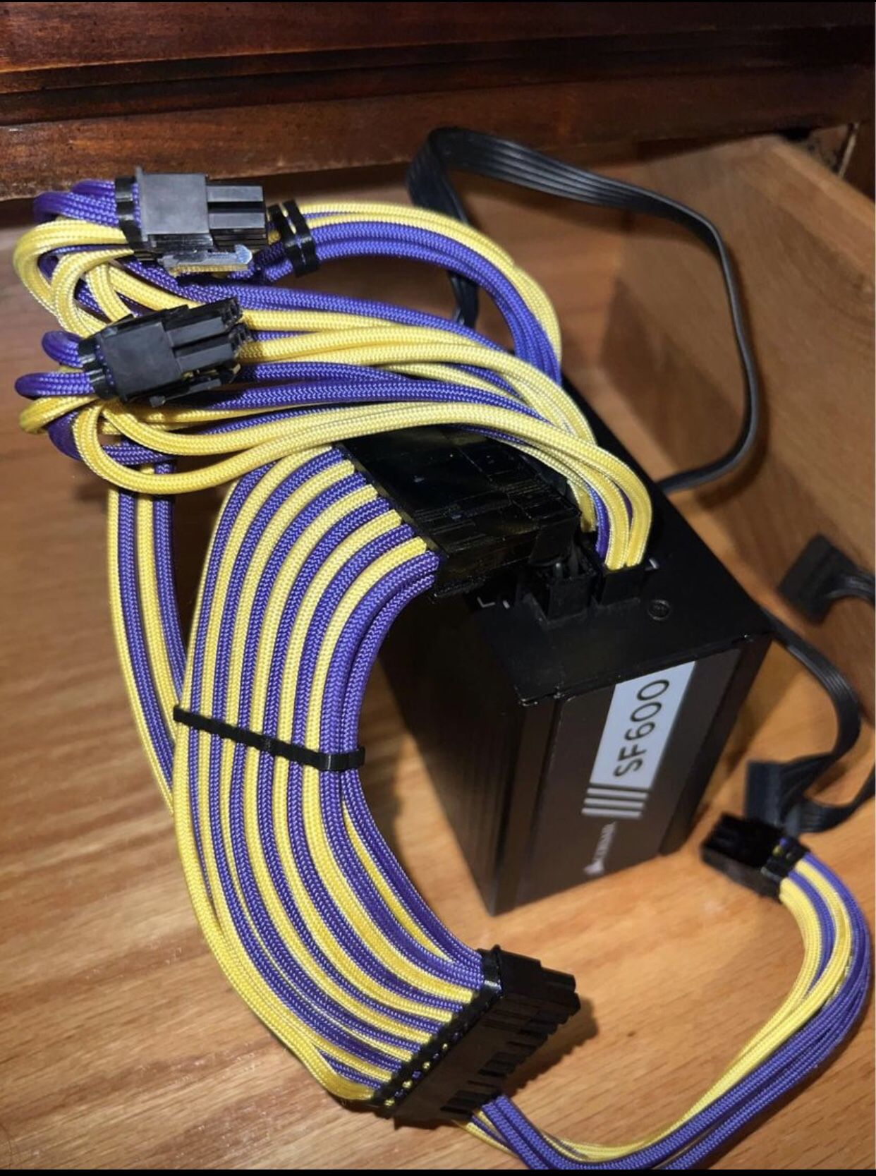 Corsair SF600 PSU With Custom Cables 
