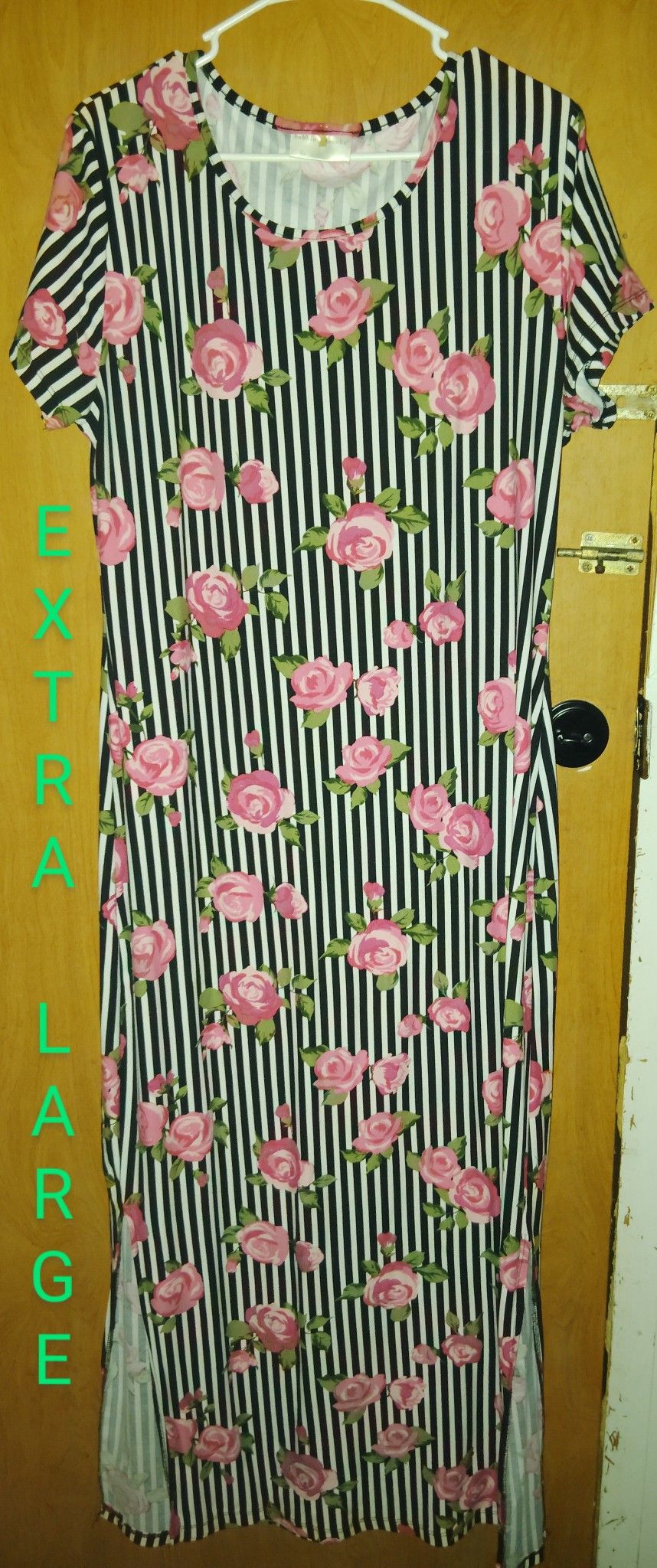 WOMEN'S CLOTHING