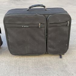 Samsonite 2-Piece Nesting Luggage Set – Rolling Suitcase + Carry-On