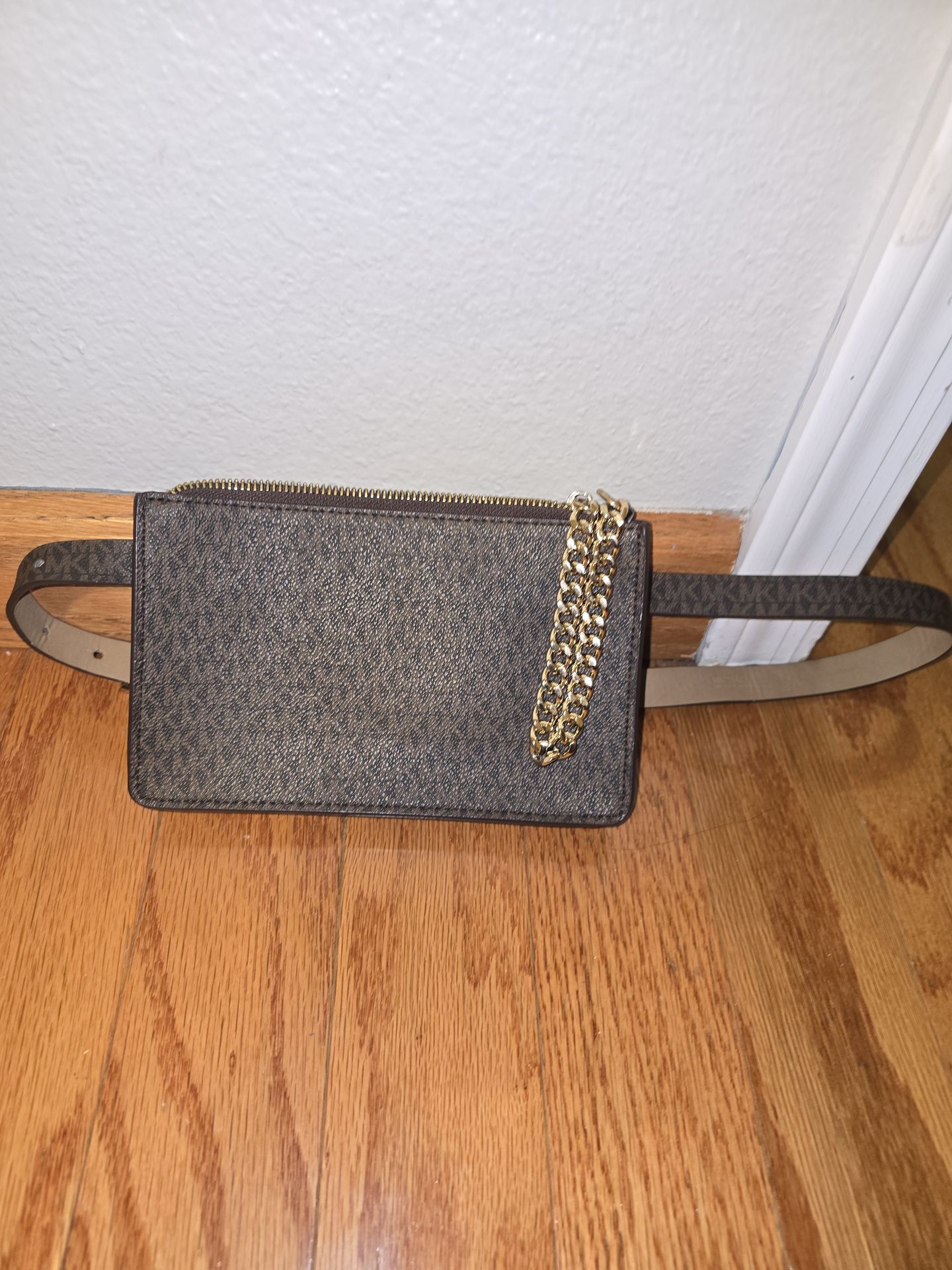 Mk cross body