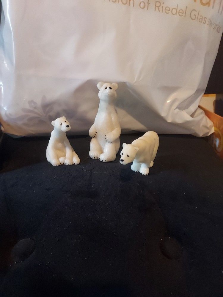 3 Polar Bears
