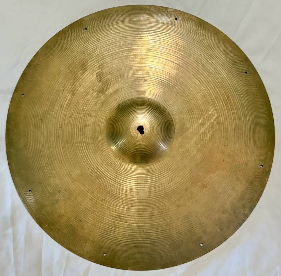 Vintage 60's Zildjian 22" Ride Cymbal w/ 8 Rivet Holes 2,636 grams 2.5" crack