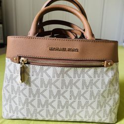 Michael Kors Crossbody Bag In Very, Very Good Condition, Almost New