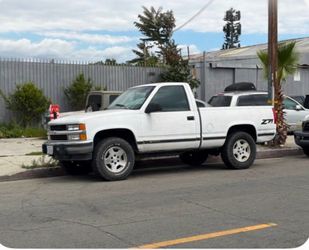 1990 Chevrolet white Truck