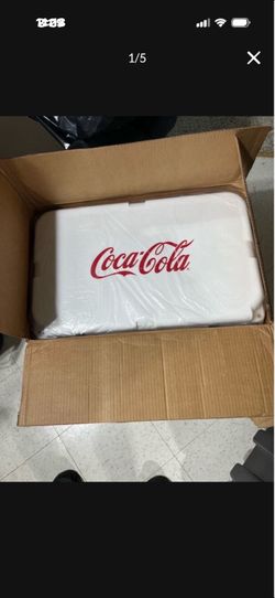 YETI Coca-Cola Tundra 45 (New)