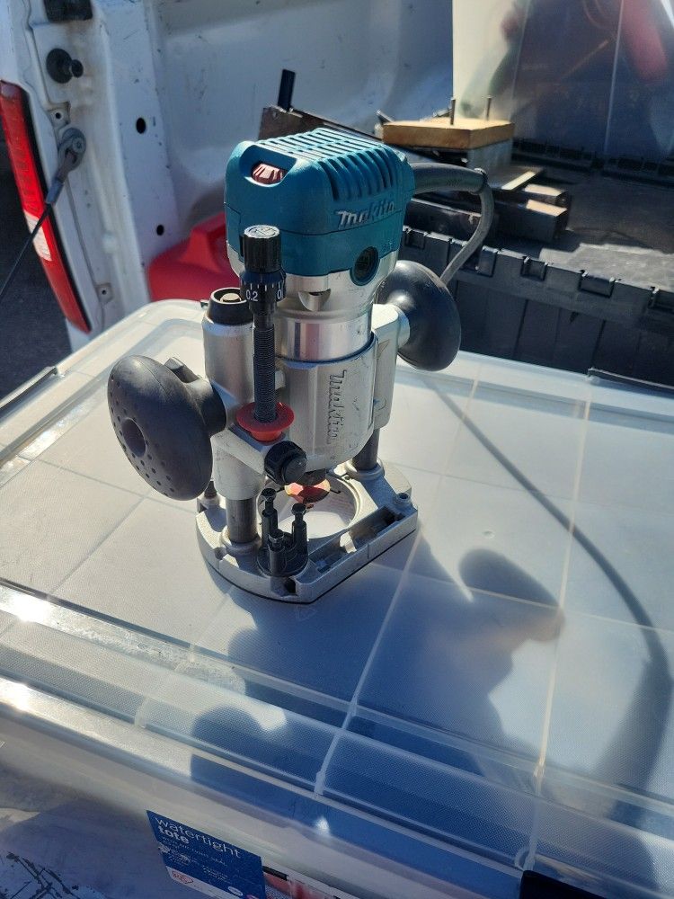 Marital Router With Plunger Base