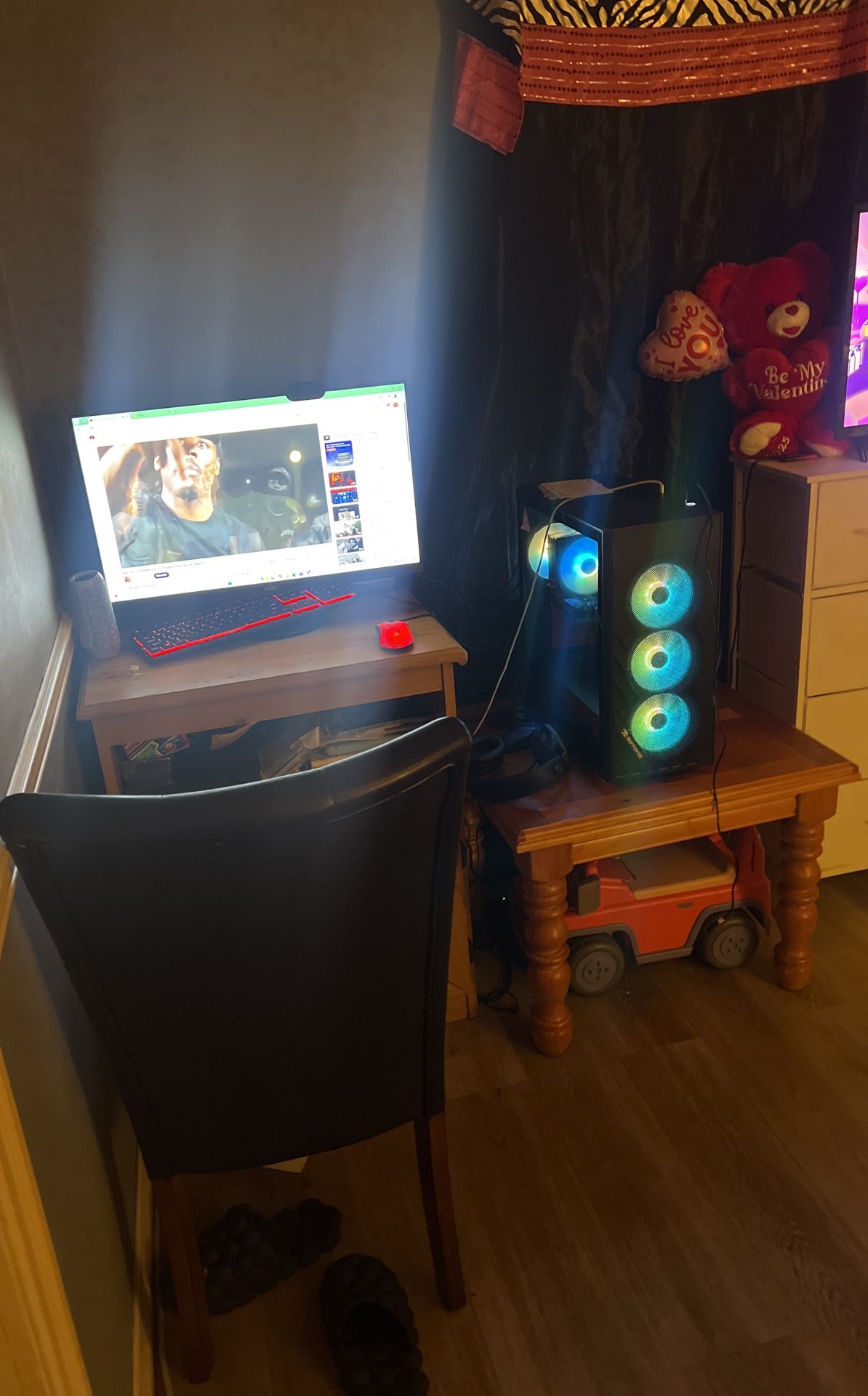 Pc Monitor , Camera , Headset ( Keyboard & Mouse Included)