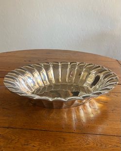 Silver tone Polished Pewter Fruit Bowl / serving tray