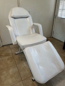 Facial/ massage bed