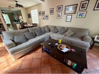 Large Gray Sectional Sofa – Comfortable, Clean, Great Family Couch