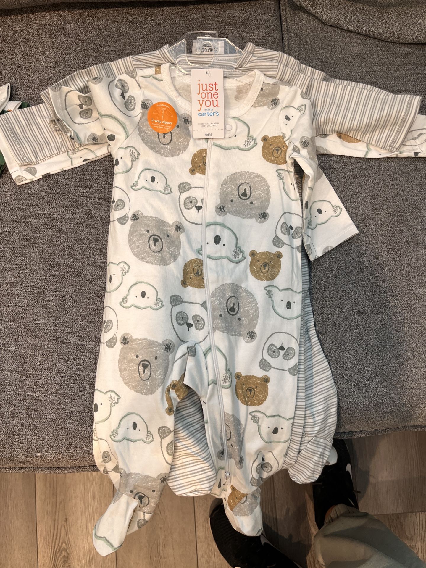 Carters 6m Zipper Onesie SET