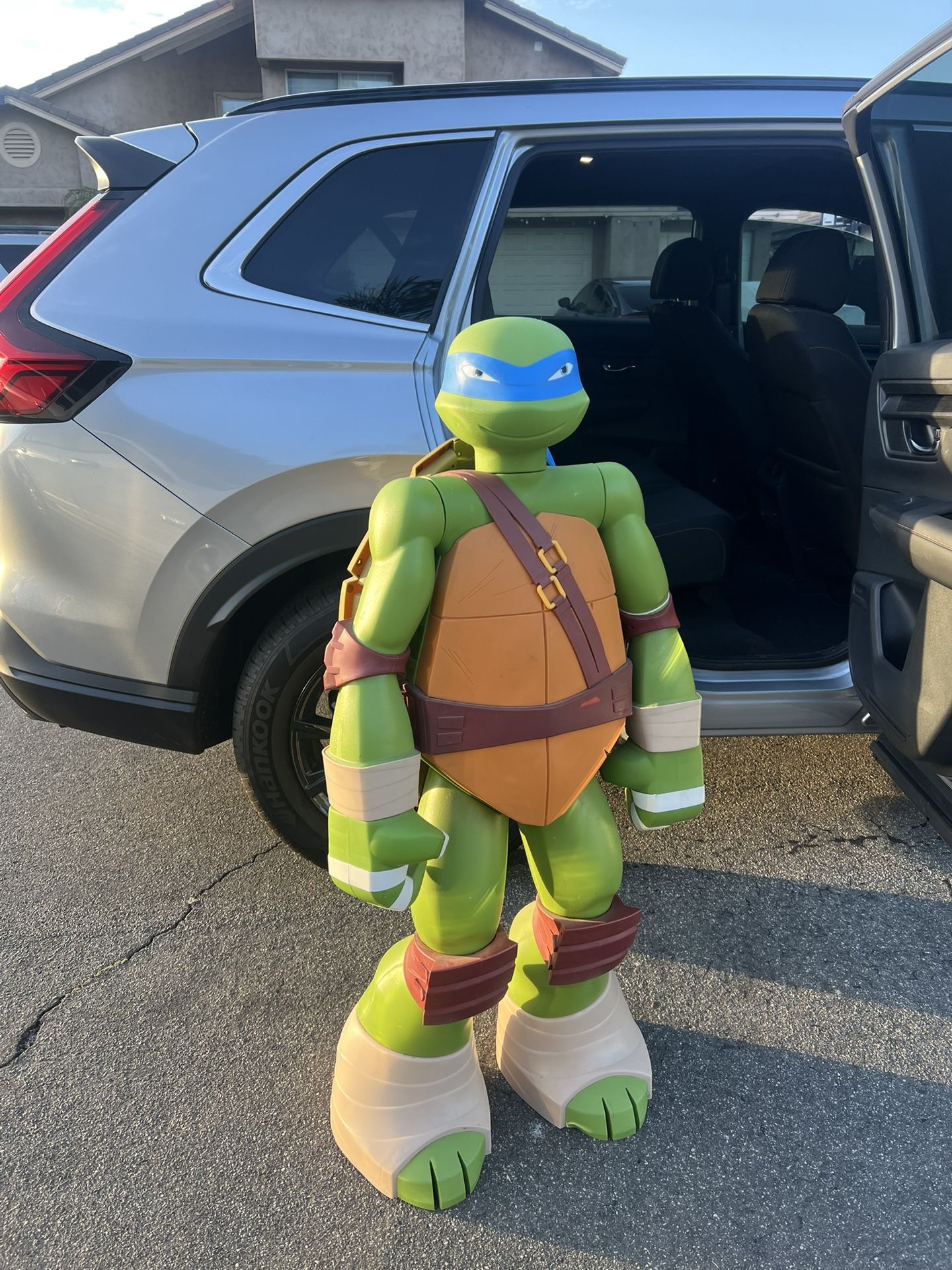 4FT NINJA TURTLE COLLECTABLE
