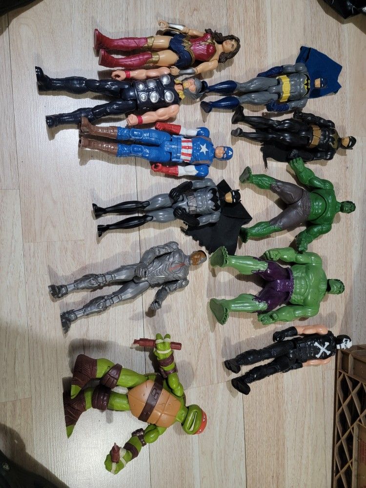 Action Figures 