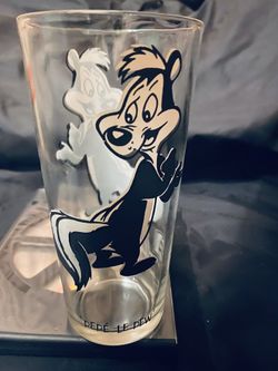 Vintage 1973 Brockway 16oz Pepsi Looney Tunes Pepe Le Pew Glass Black Writing