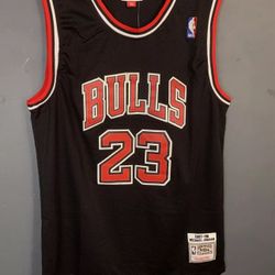 Michael Jordan 1997-98 Chicago Bulls Jersey #23 Black – Mitchell & Ness