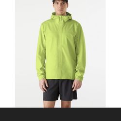 Arc'teryx Norvan LT Hoodie with Sinsolo Bucket Hat  is enough to weather any storm  & one of the most breathable GoreTex jackets 