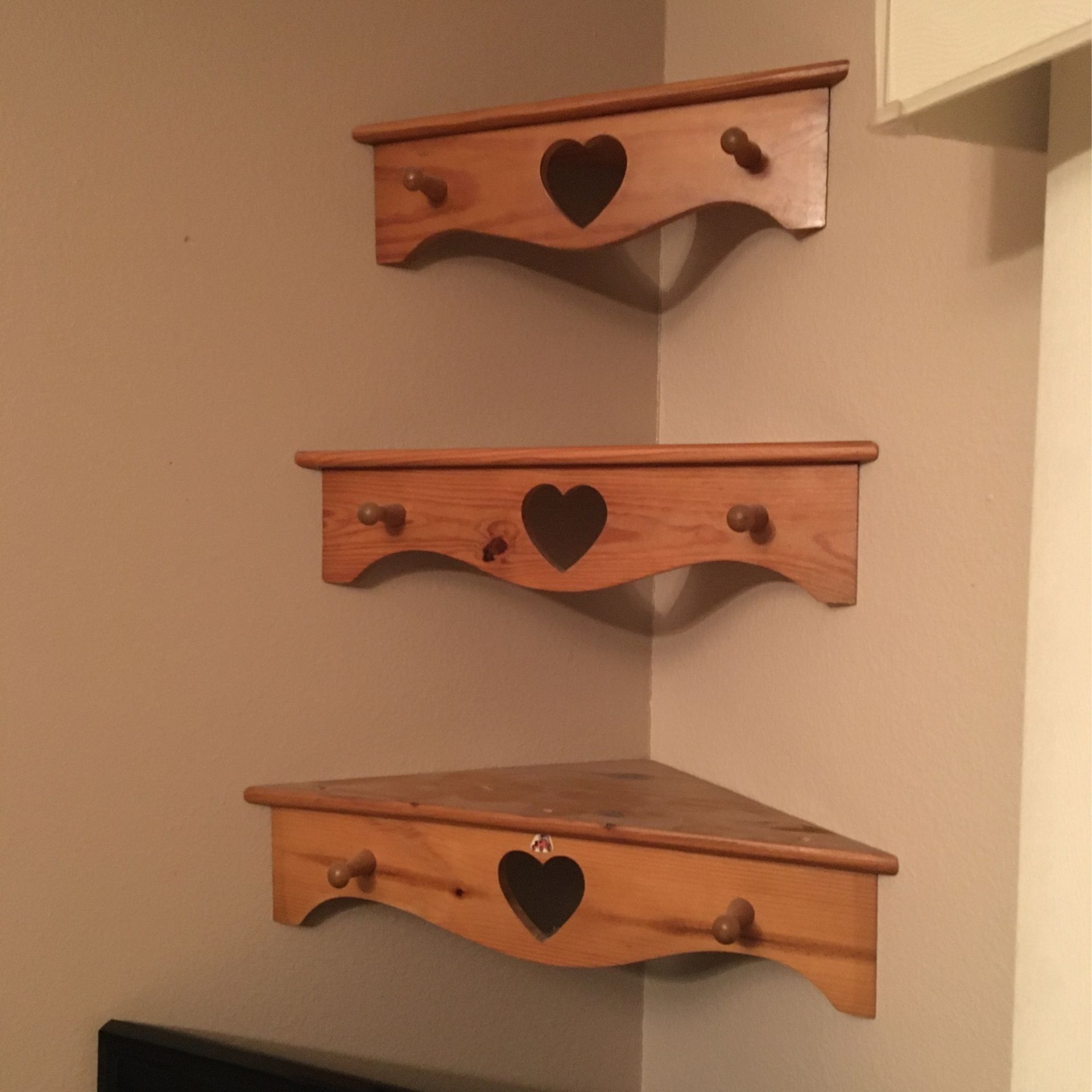 Corner Shelf 3 Wooden