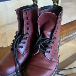 Dr Marten  burgundy boots