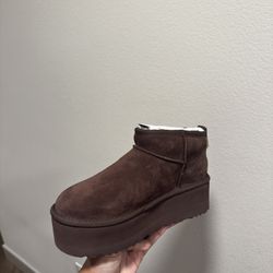 UGGS ultra mini platform ( new)