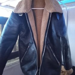 **Men’s XL Sherpa-Lined Faux Leather Bomber Jacket – Like New – $45**