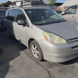 2005 Toyota Sienna 