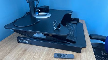 Stand up monitor riser