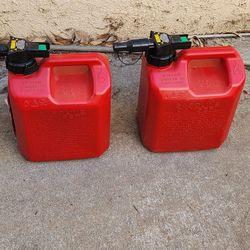 2.5 Gal Gas Cans