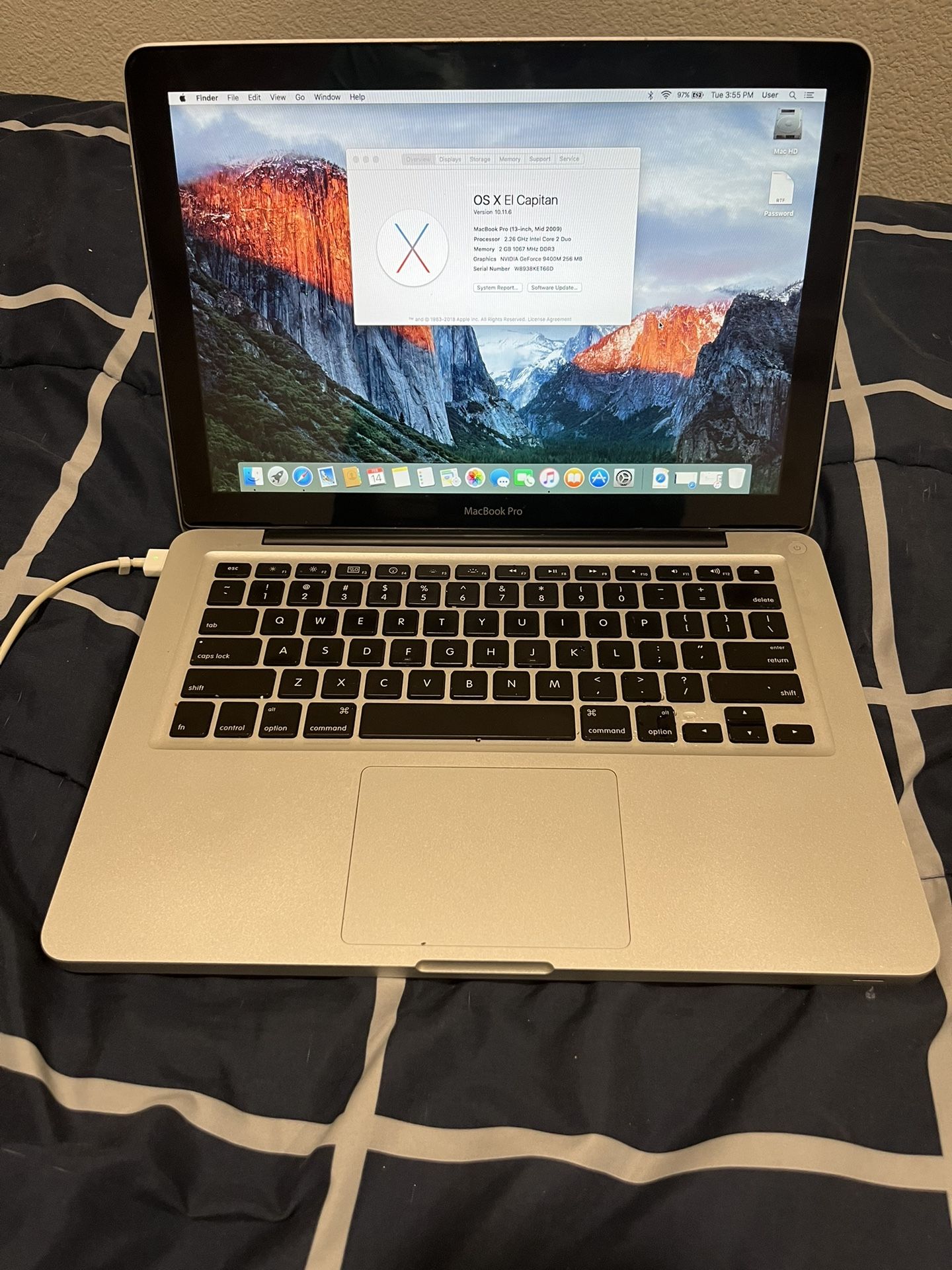 💻 MacBook Late 2009 – 13,3" – Core 2 Duo 2,26 GHz – 250 Go – Blanc – État Fonctionnel
