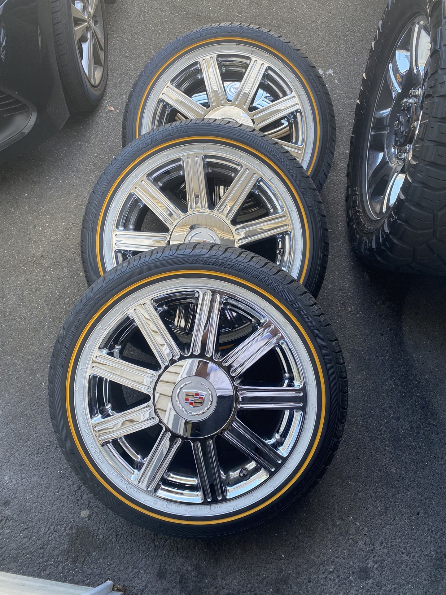 225 50 17 Vogue Tyres with OEM Cadillac DTS Rims 5x115