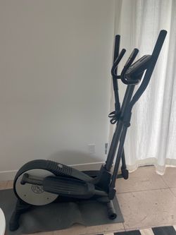 Gold’s Gym Elliptical Machine