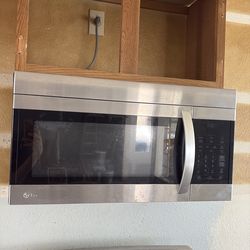 Mounted Microwave