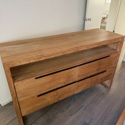 Crate & Barrel Linea Natural Teak 4-Drawer Dresser